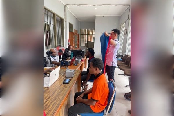 Pemerintah Kota Jayapura Lakukan Pelayanan Administrasi Kependudukan di  Lapas Abepura