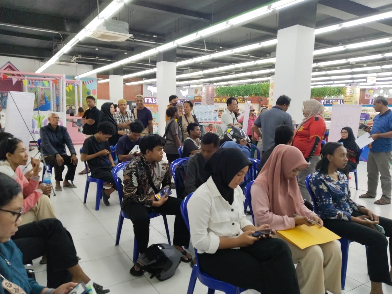 Di Saga Waena Masyarakat Antusias Mendapatkan Pelayanan Dukcapil