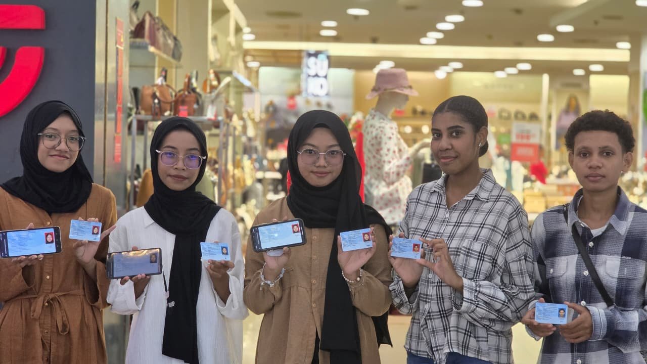 Dukcapil Mengadakan Pelayanan Malam Minggu di Mal Jayapura